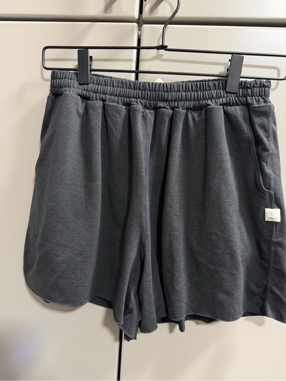 Vuori Boyfriend Shorts Womens Xs - Heather Black- Women’s CS!